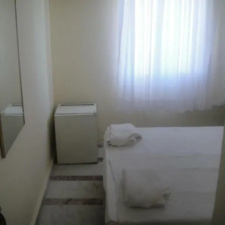 Zeybek Otel *