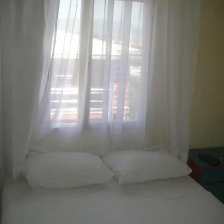 Zeybek Otel *