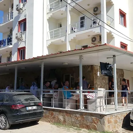 Zeybek Otel Ürkmez